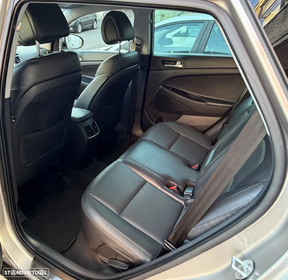 Hyundai Tucson 1.7 CRDi Executive - 26