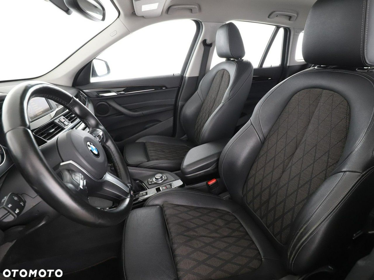 BMW X1 xDrive20d xLine - 13
