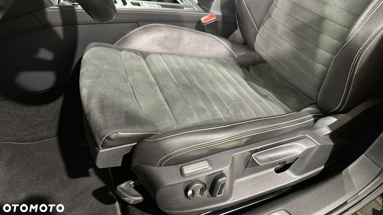 Volkswagen Passat - 13