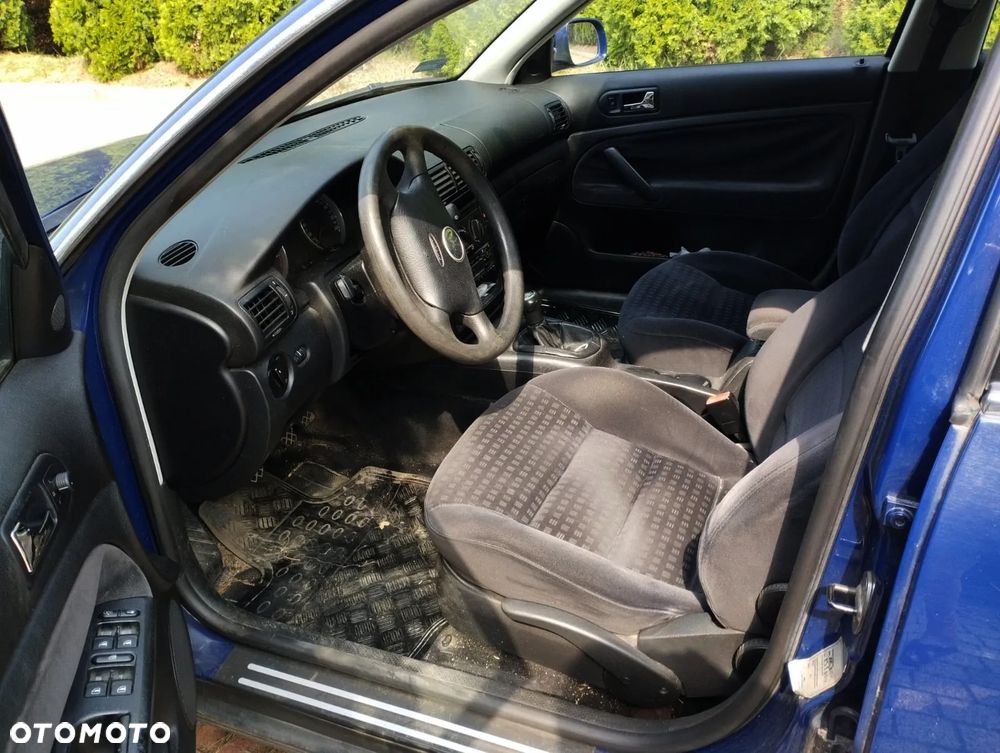 Volkswagen Passat 1.9 TDI Comfortline - 9