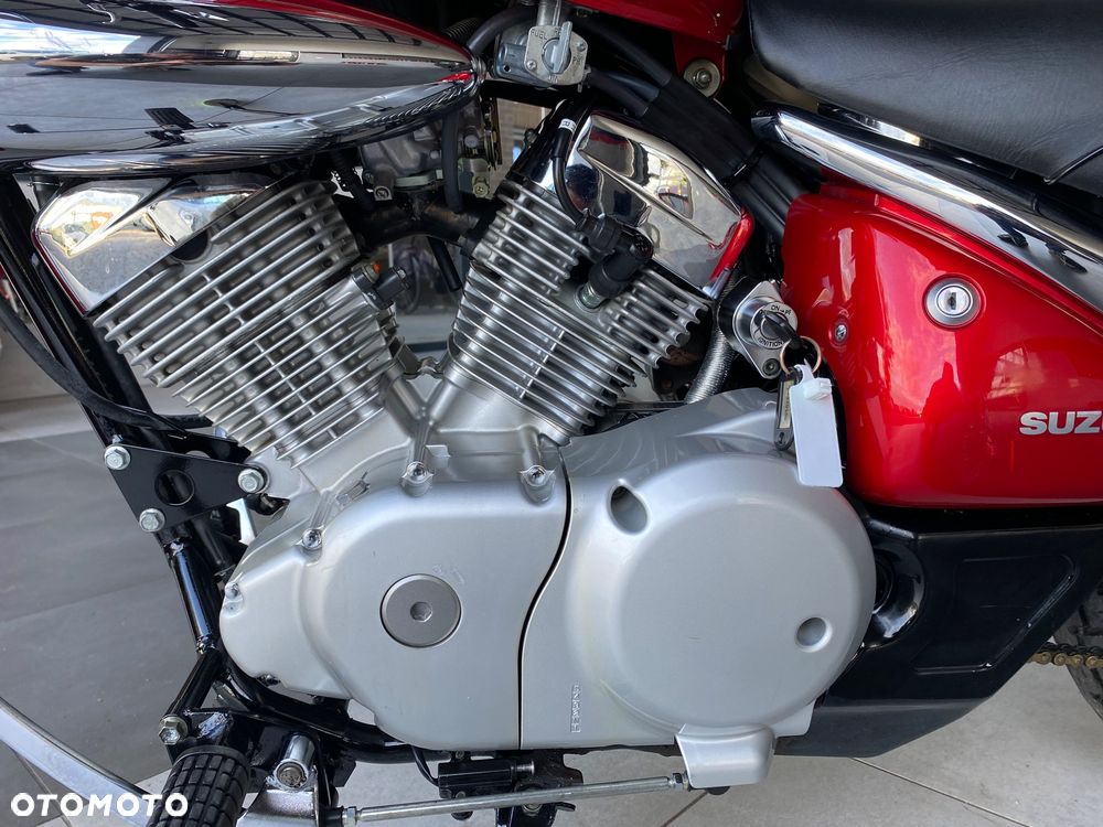 Suzuki Intruder - 27