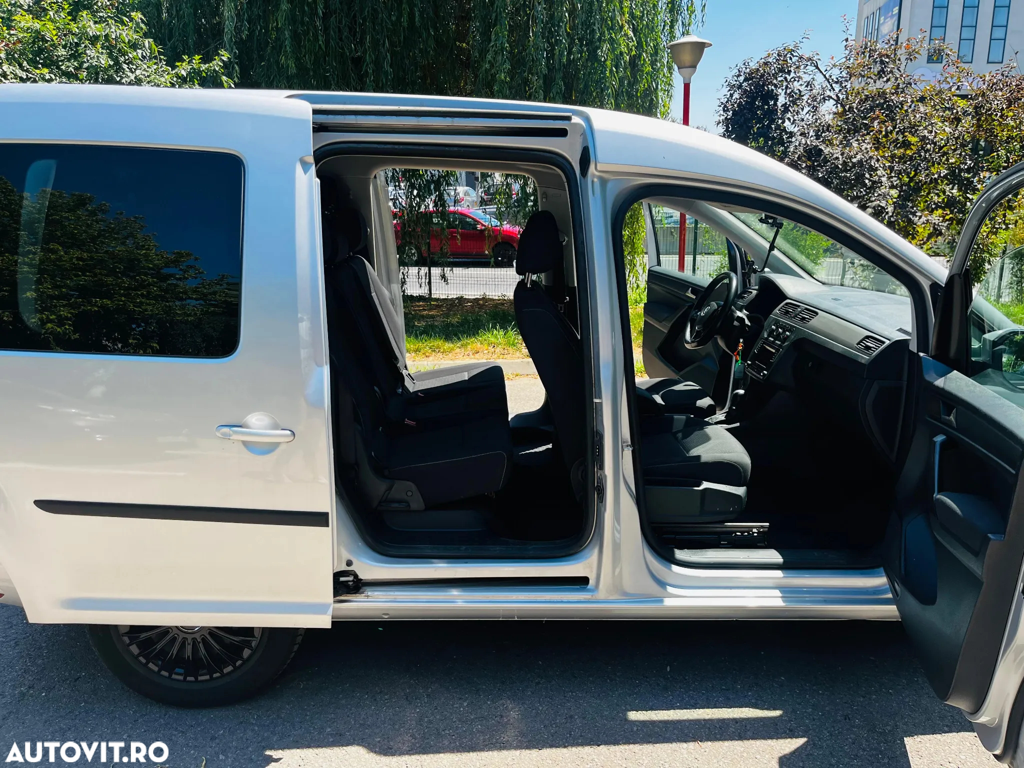 Volkswagen Caddy 2.0 TDI DSG - 9