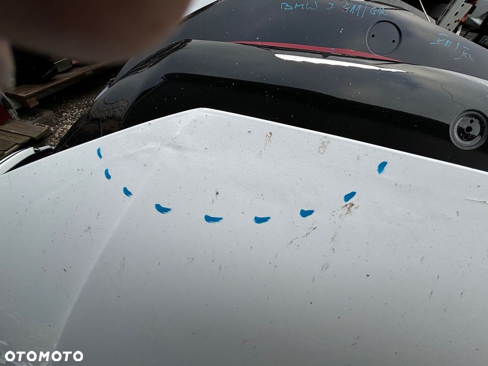 Audi A4 B9 8W0 Maska silnika - 2