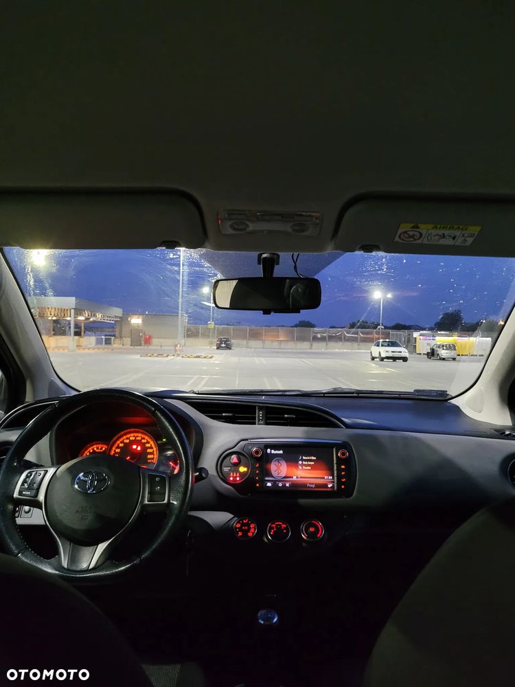 Toyota Yaris 1.33 Premium - 8