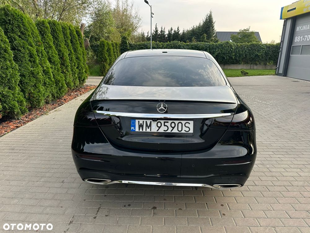Mercedes-Benz Klasa E 300 9G-TRONIC AMG Line - 16