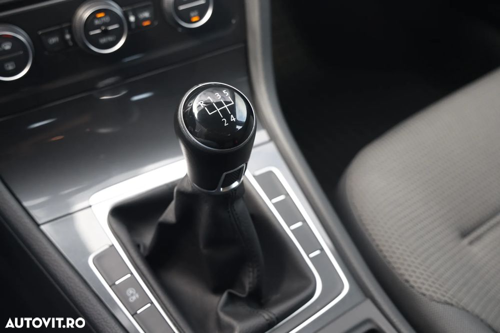 Volkswagen Golf 1.6 TDI SCR Comfortline - 27