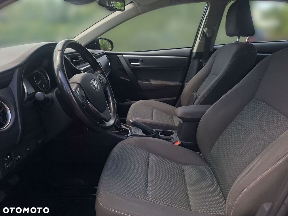 Toyota Corolla - 13