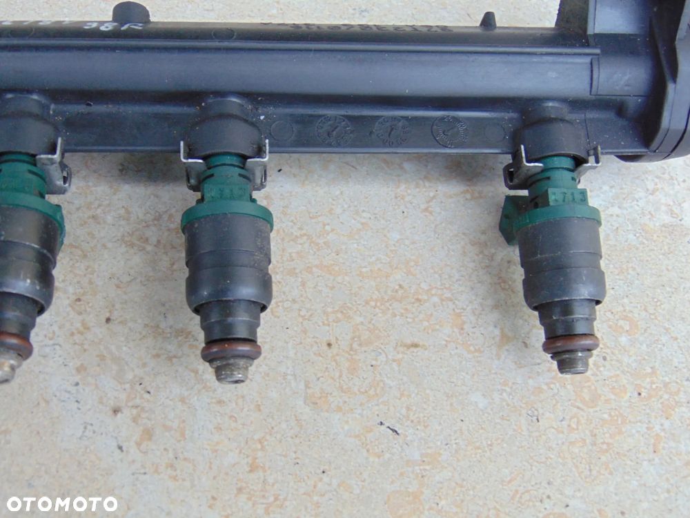 Wtryski wtrysk paliwa 037906031AA Audi A3 Seat Leon I Toledo II Octavia VW Golf 4 IV 1.6 - 5