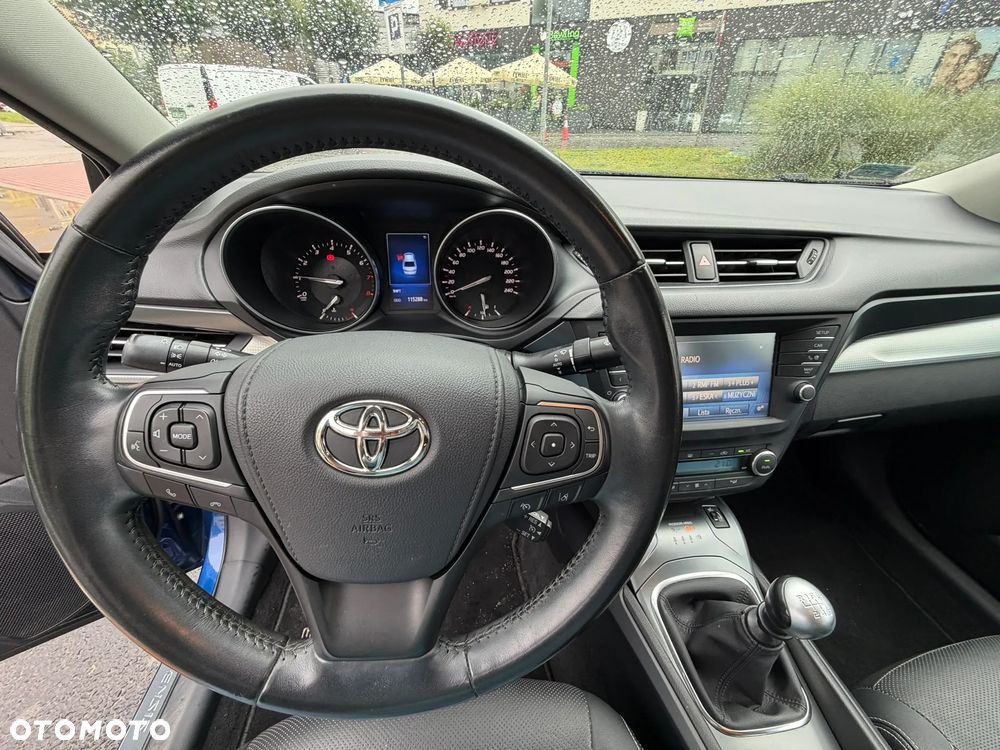 Toyota Avensis 1.8 Premium - 6