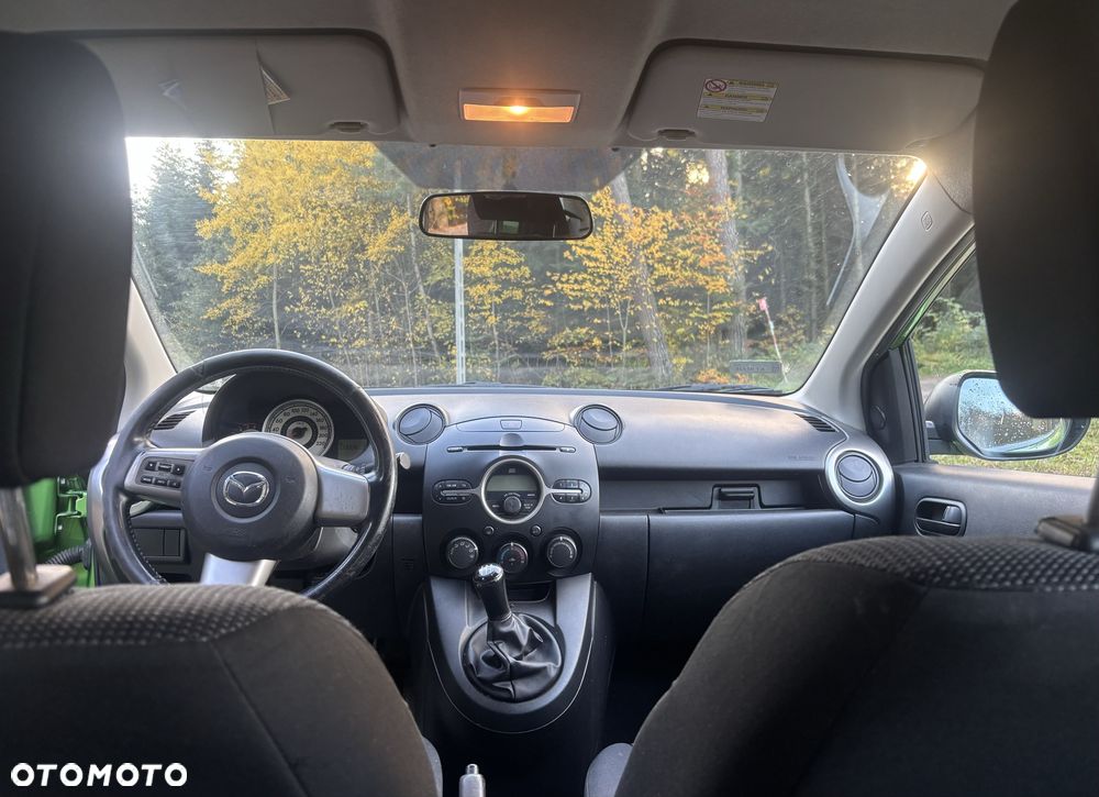 Mazda 2 - 5