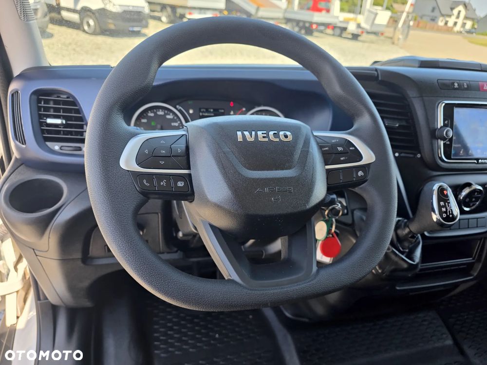 Iveco IVECO 35S18 3.0 HPI 180 KONNY ŚREDNI AUTOMAT KLIMA ALUFELGI LED NAVIGACJA - 16