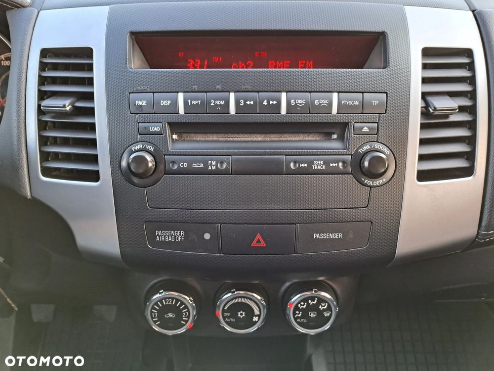 Mitsubishi Outlander - 25