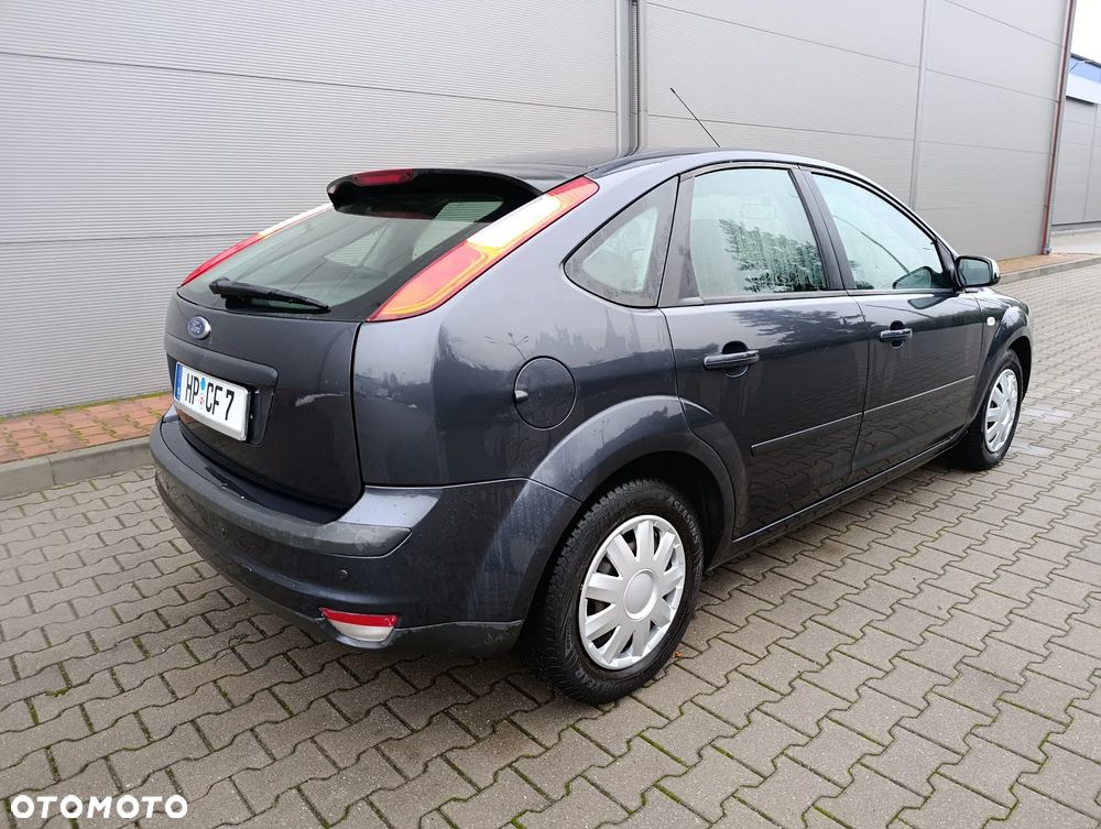 Ford Focus 1.6 16V Fun X - 17