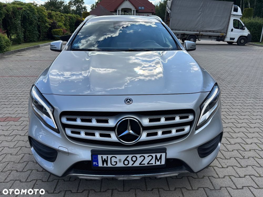 Mercedes-Benz GLA 250 4Matic 7G-DCT AMG Line - 3