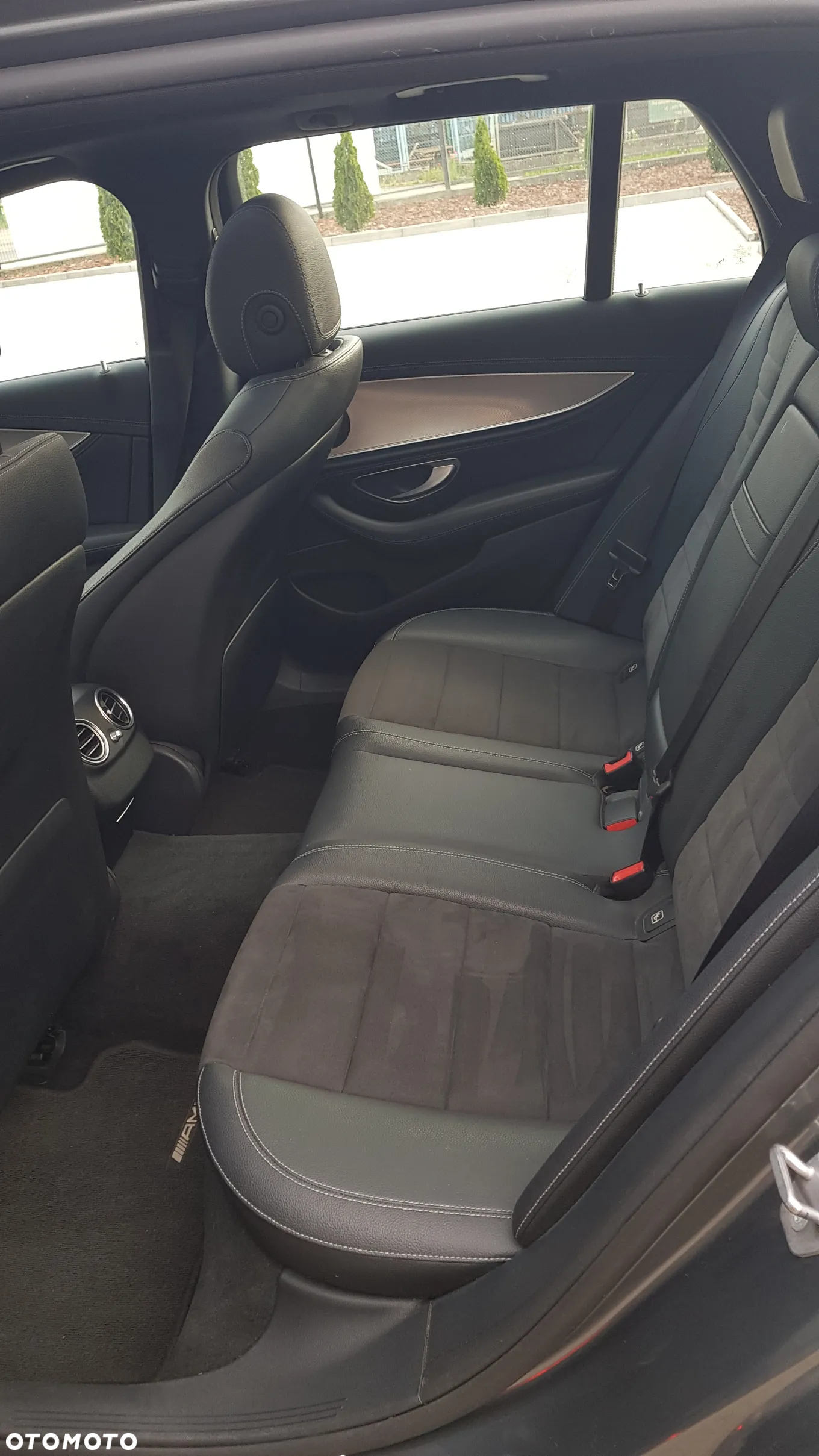 Mercedes-Benz Klasa E 220 d T 9G-TRONIC AMG Line - 11