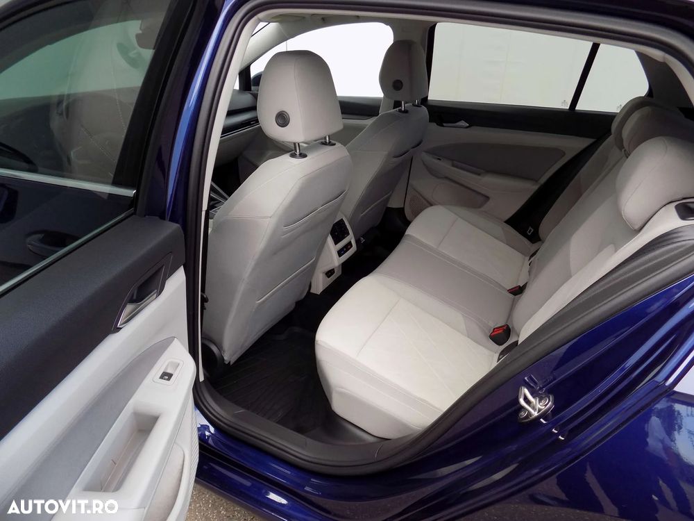 Volkswagen Golf 1.5 TSI ACT Style - 25