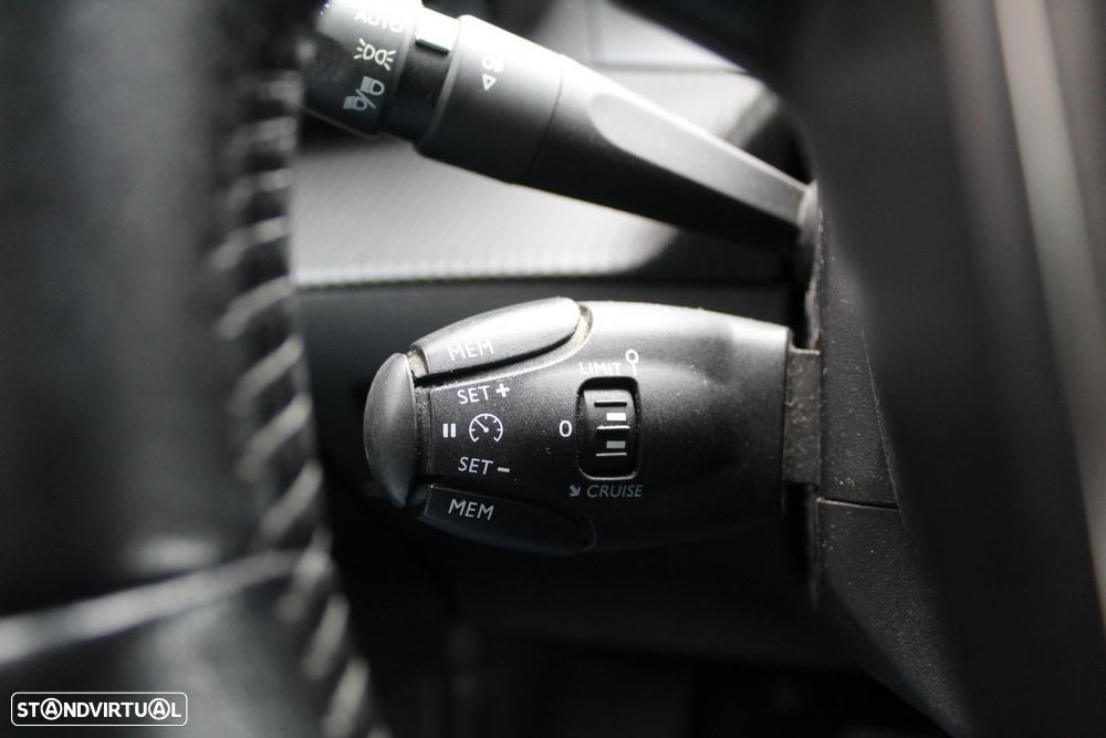 Peugeot e-208 50 kWh Allure - 16