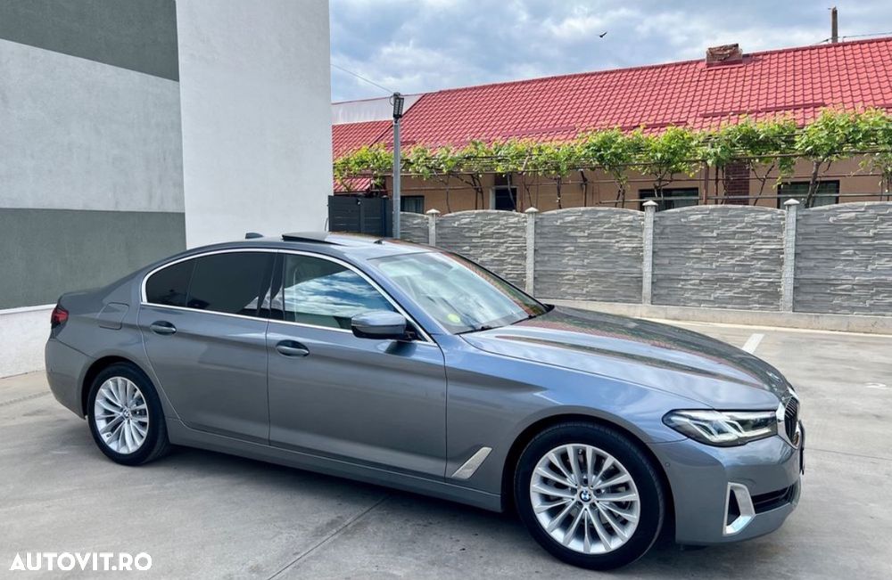 BMW Seria 5 530d xDrive AT MHEV - 36