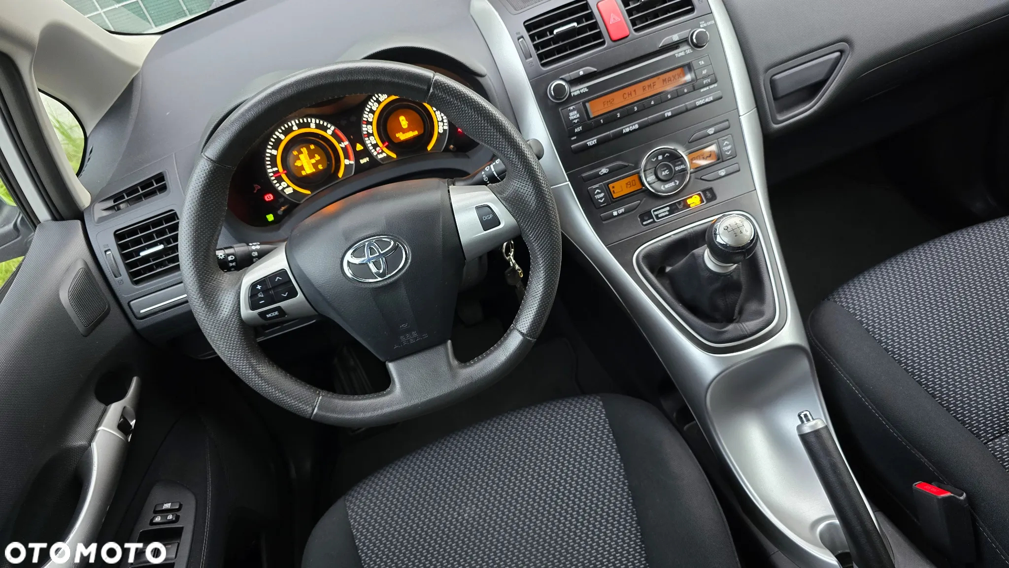 Toyota Auris 1.33 VVT-i Premium Comfort - 2