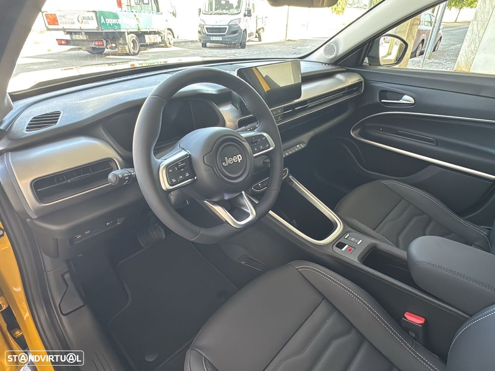 Jeep Avenger 54 kWh Summit - 13