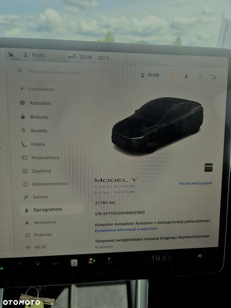 Tesla Model Y Long Range AWD - 9