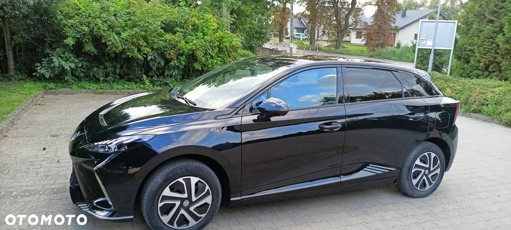 MG 4 Luxury 64 kWh - 26