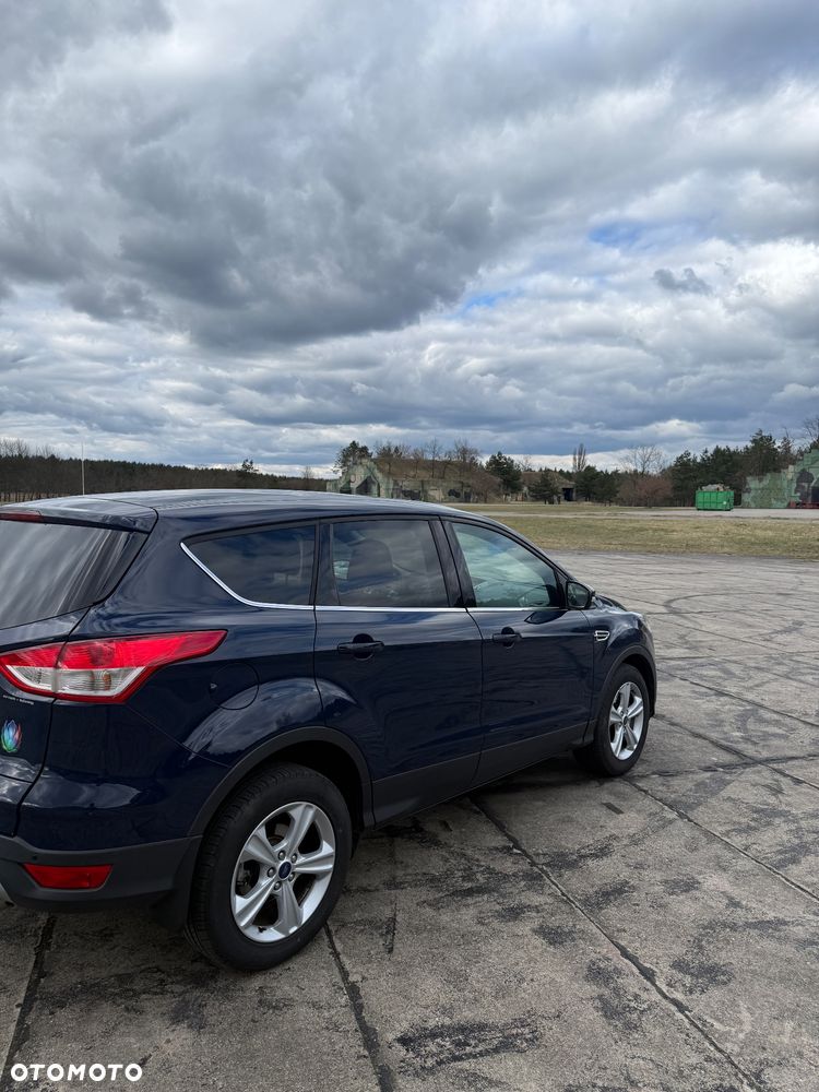 Ford Kuga 2.0 TDCi 2x4 Titanium - 5