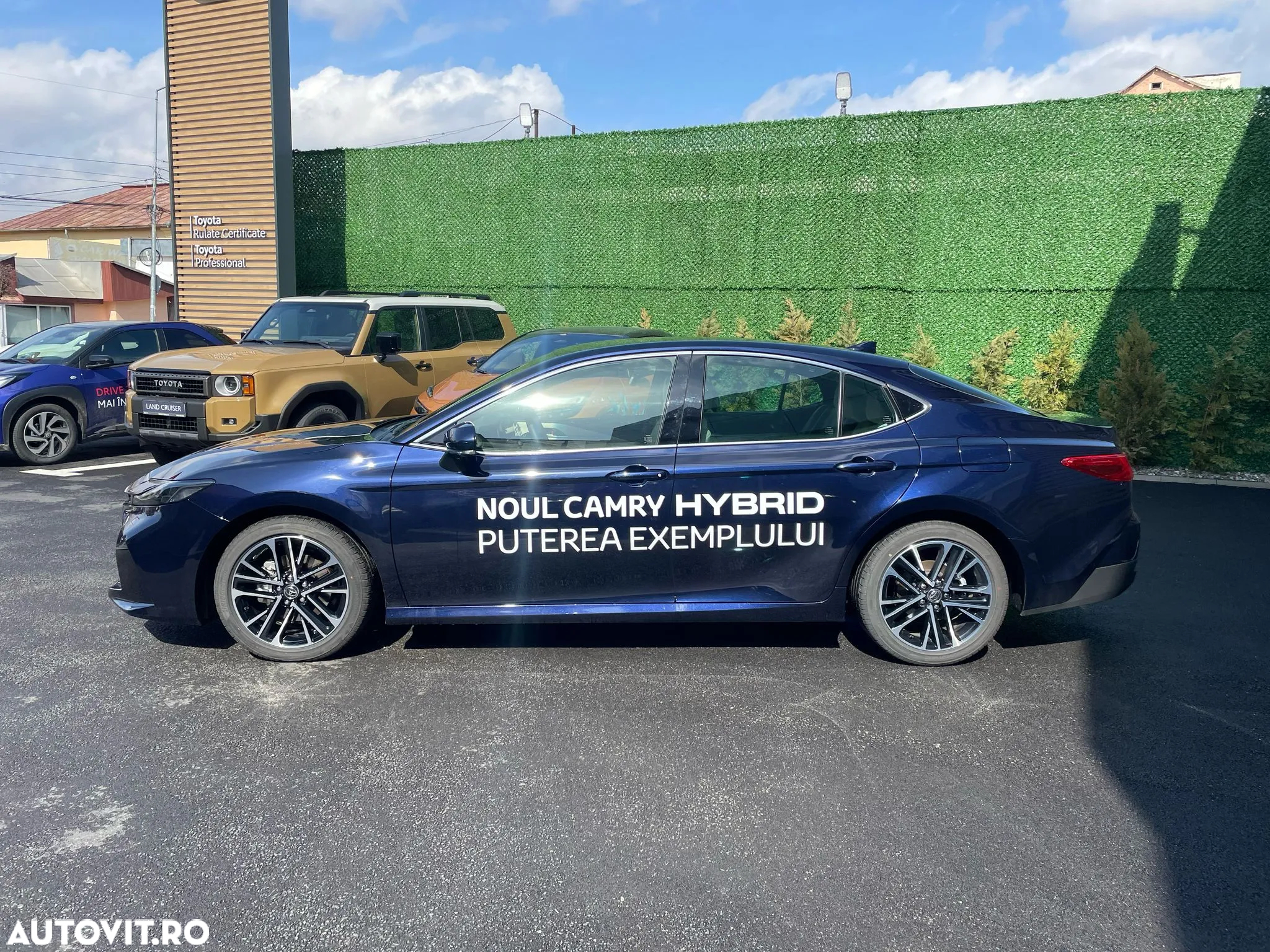 Toyota Camry 2.5 HEV Luxury - 2