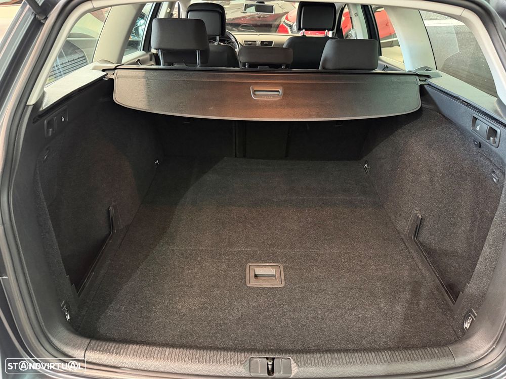 VW Passat Variant 1.6 TDI Trendline - 5