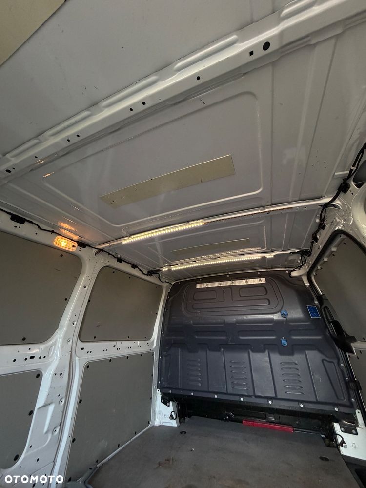 Mercedes-Benz Vito - 21
