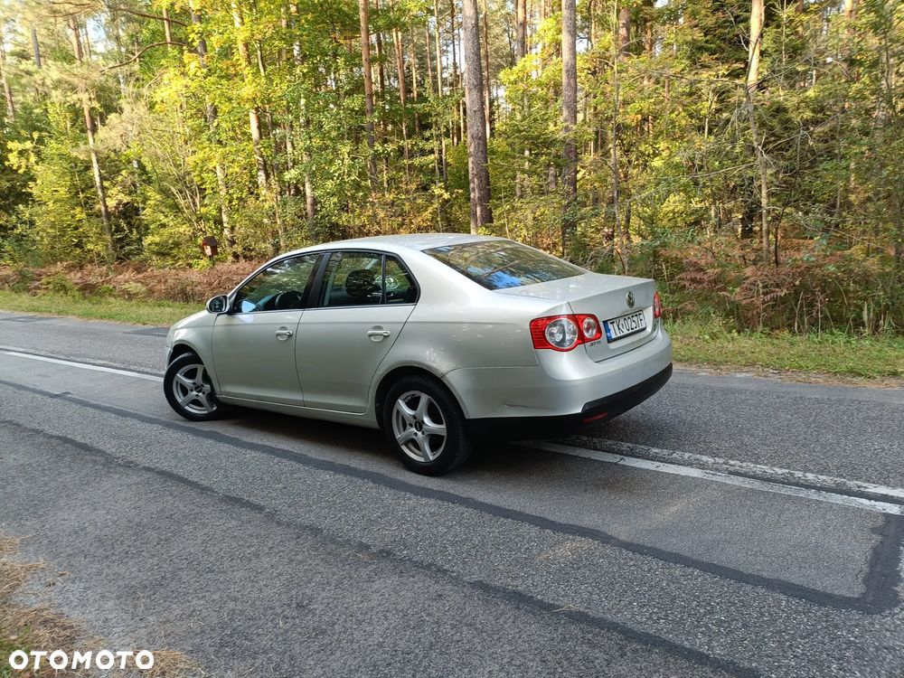 Volkswagen Jetta - 23