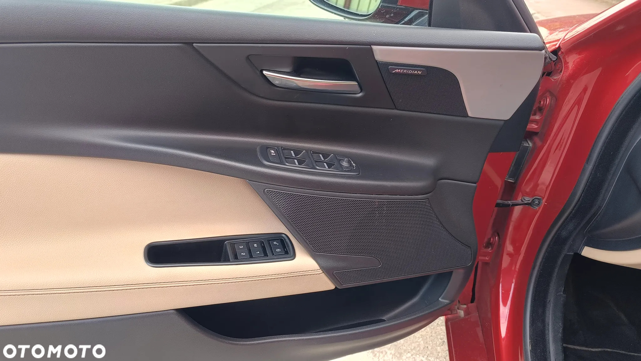Jaguar XE 25t Prestige - 9