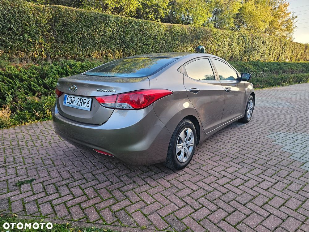 Hyundai Elantra 2011 photo 3
