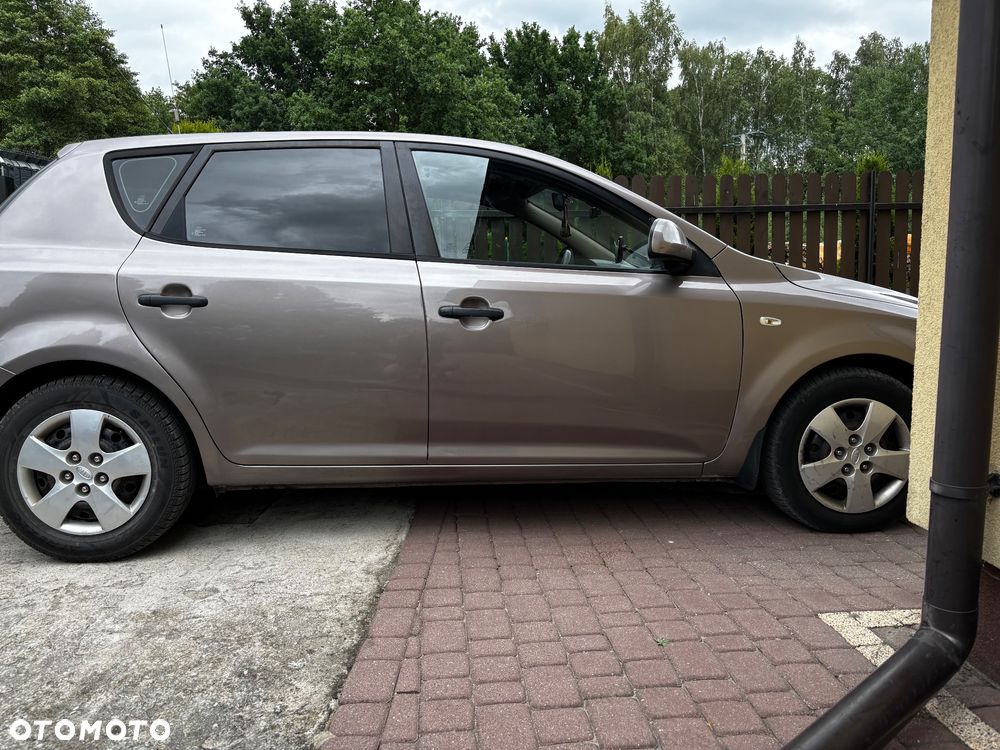 Kia Ceed - 5