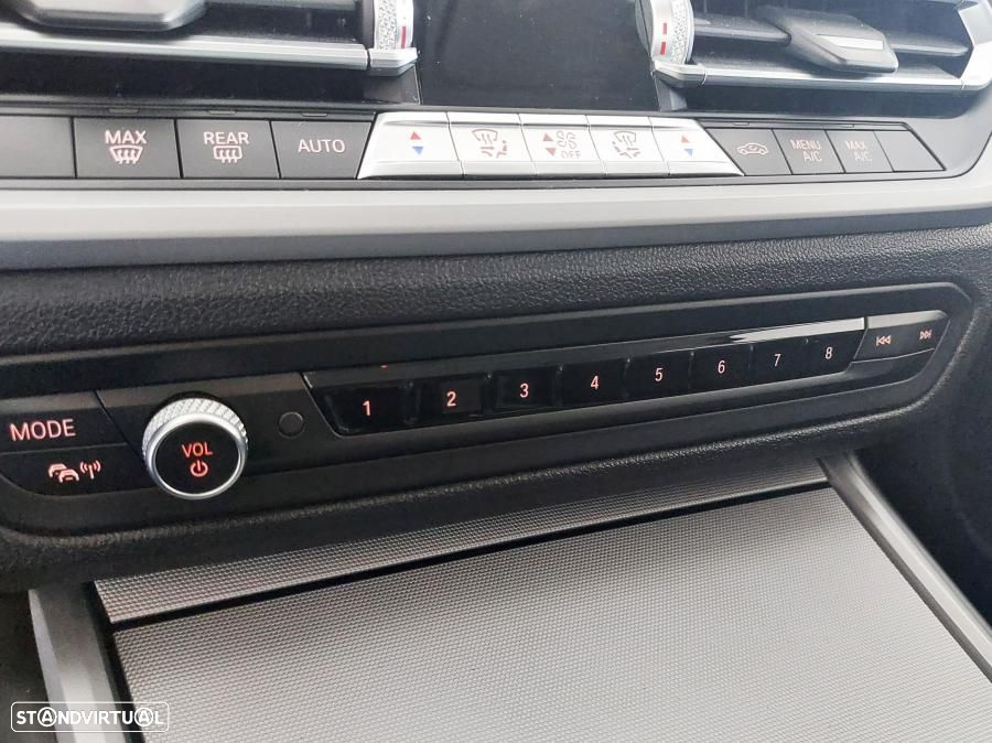 BMW 330 e Auto - 36