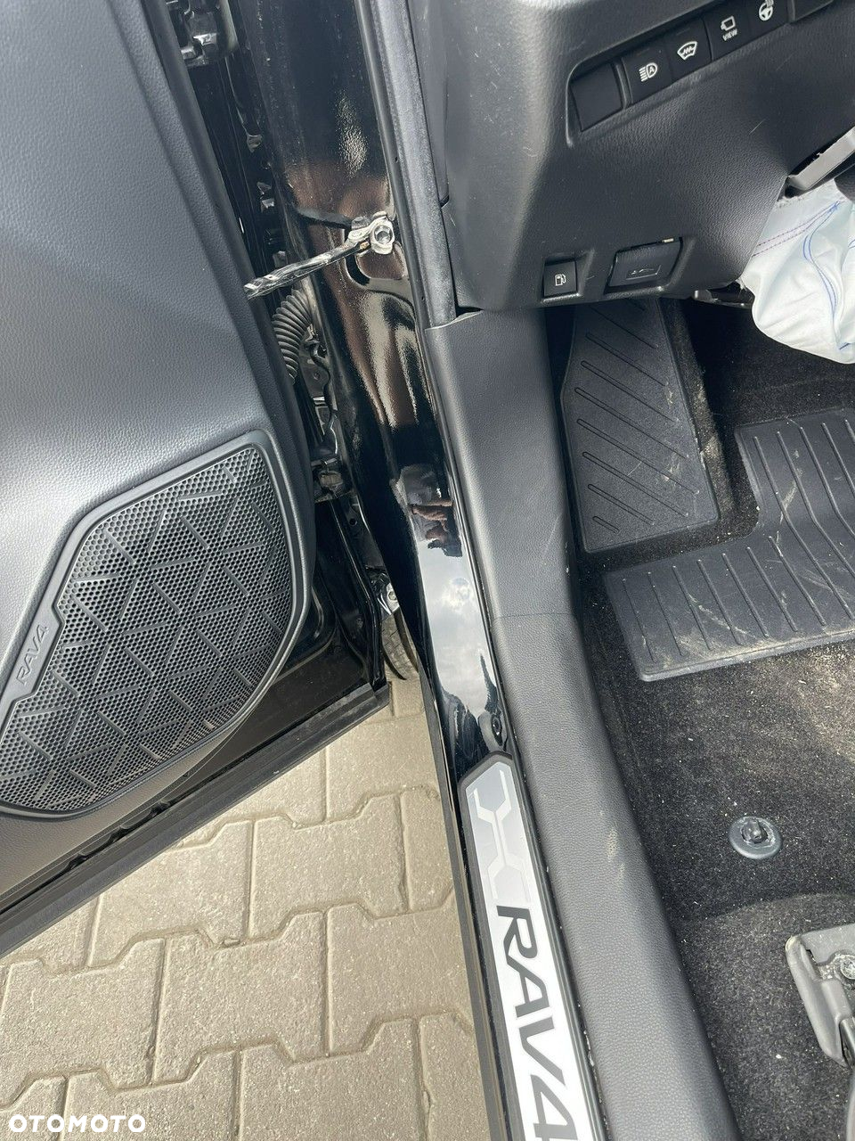 Toyota RAV4 - 6