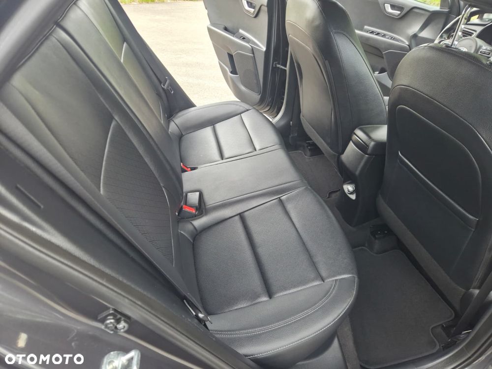 Kia Rio 1.4 L - 22