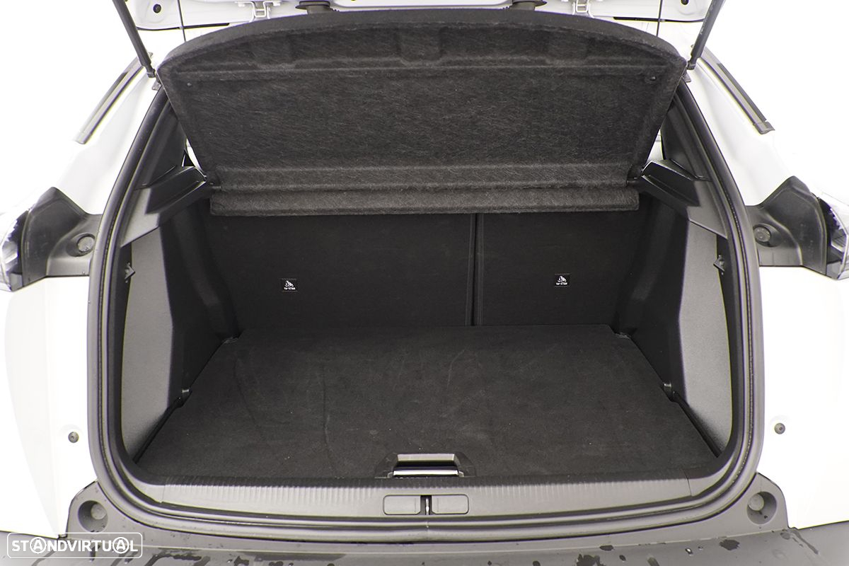 Peugeot 2008 1.2 PureTech Allure - 23