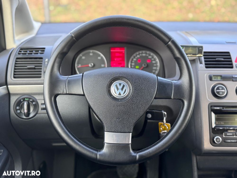 Volkswagen Touran 1.9 TDI DSG Highline - 18