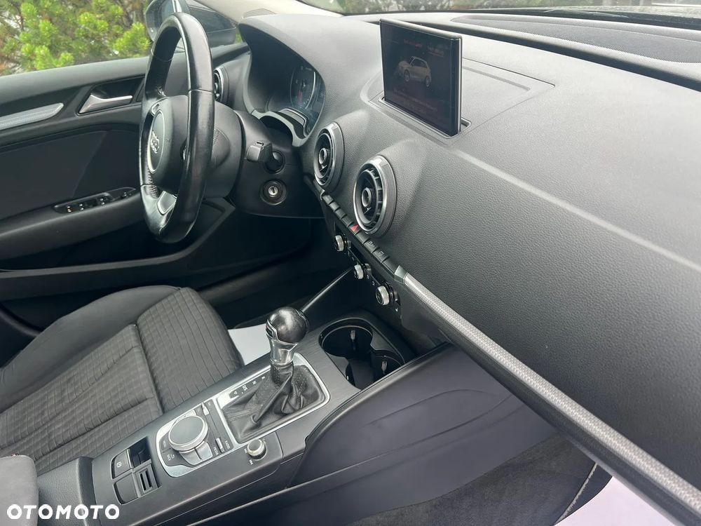 Audi A3 Sportback 2.0 TDI S tronic - 9