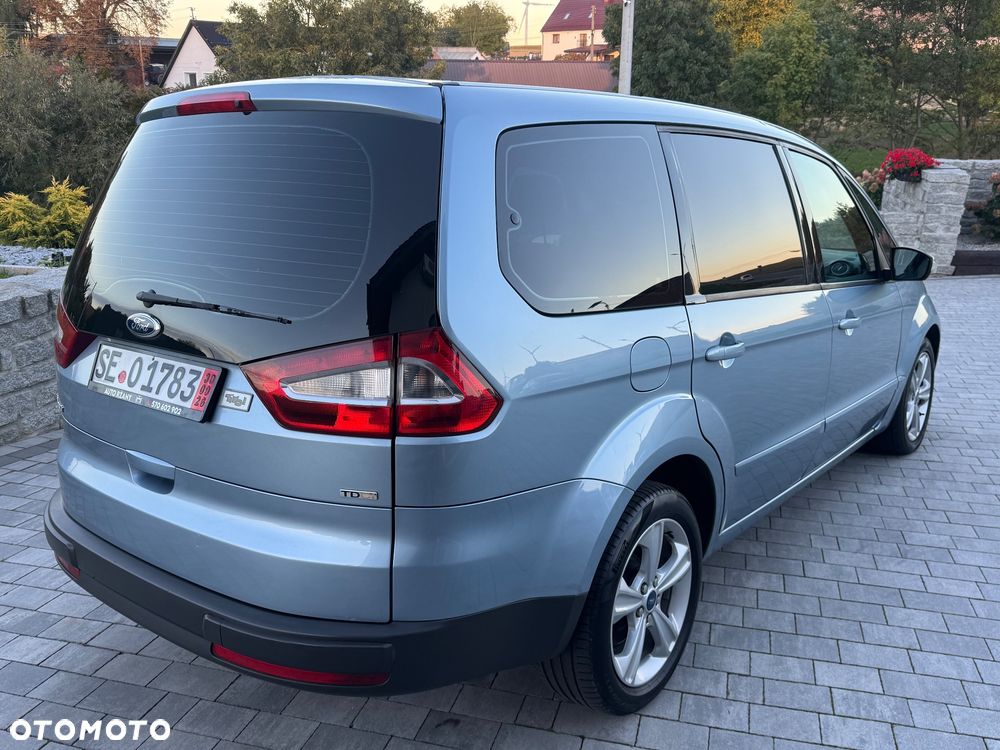 Ford Galaxy 2008 photo 4