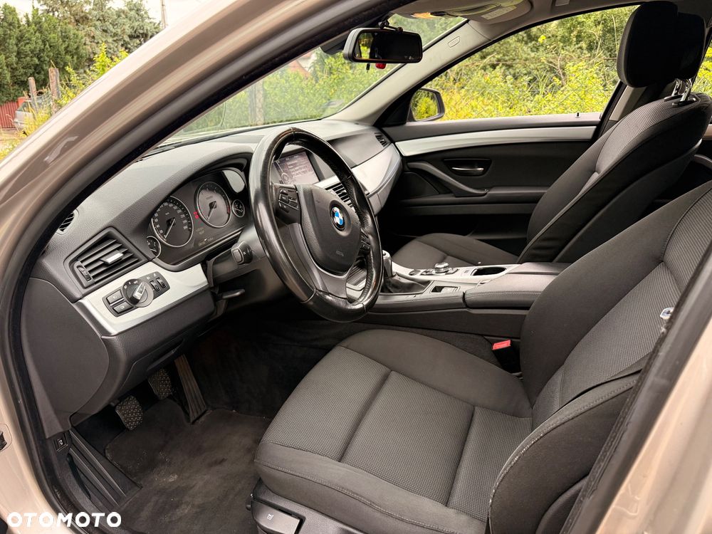 BMW Seria 5 528i - 8