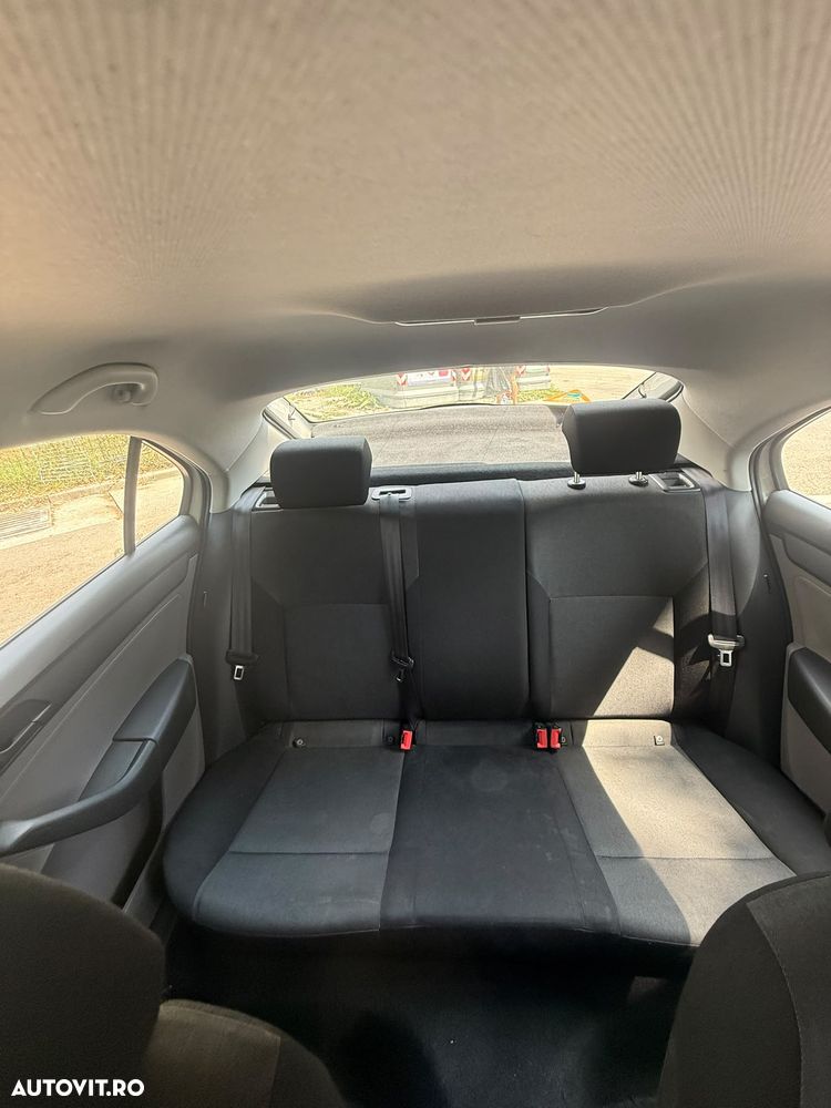 Skoda RAPID 1.2 TSI Active - 7