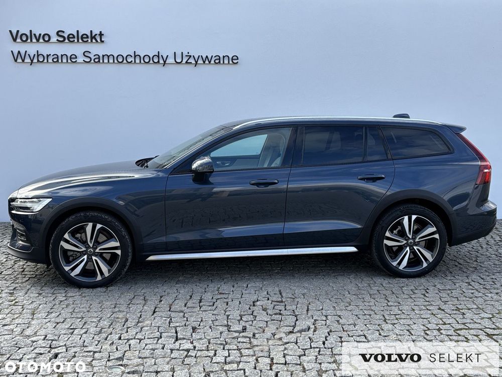 Volvo V60 Cross Country - 3