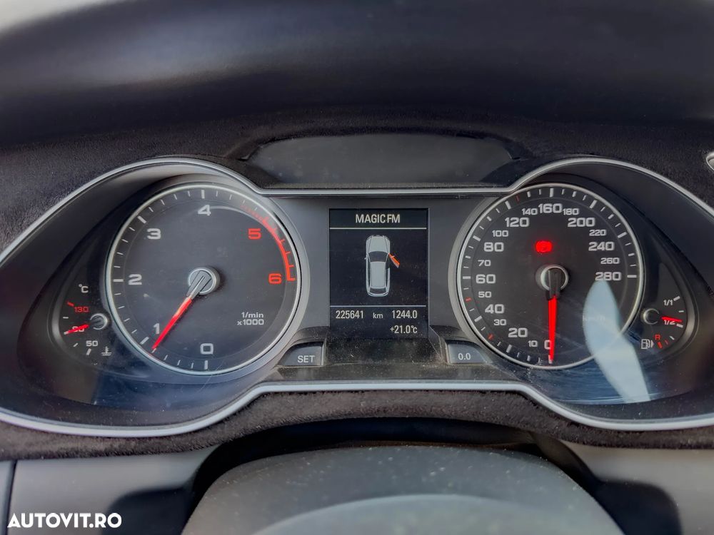 Audi A4 2.0 TDI DPF quattro S line Sportpaket - 12