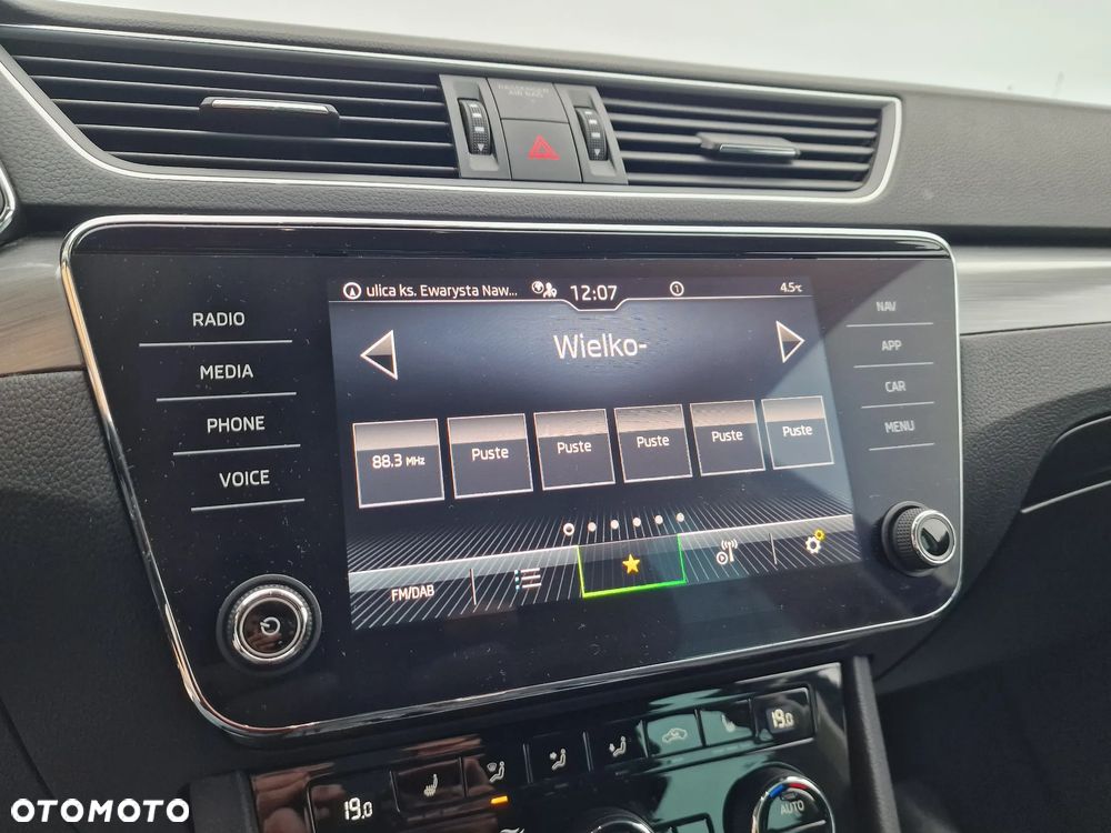 Skoda Superb Combi 2.0 TDI DSG Selection - 18