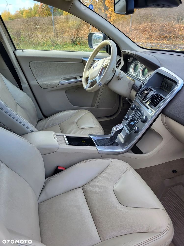 Volvo XC 60 - 4