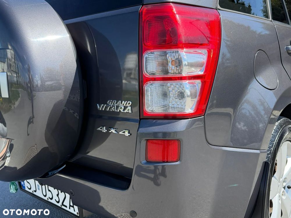 Suzuki Grand Vitara 2.0 De luxe - 13