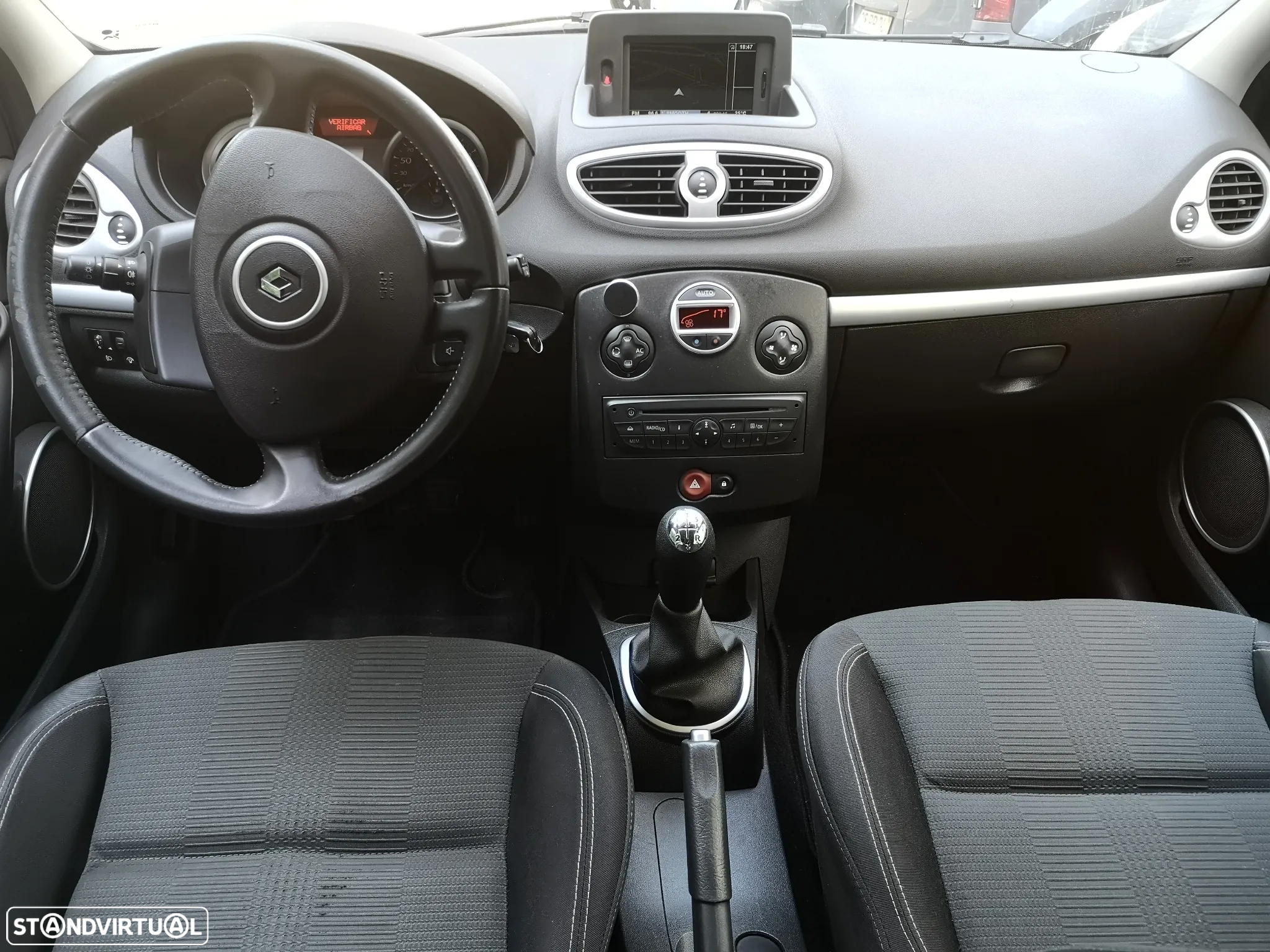 Renault Clio 1.2 16V Dynamique S - 10