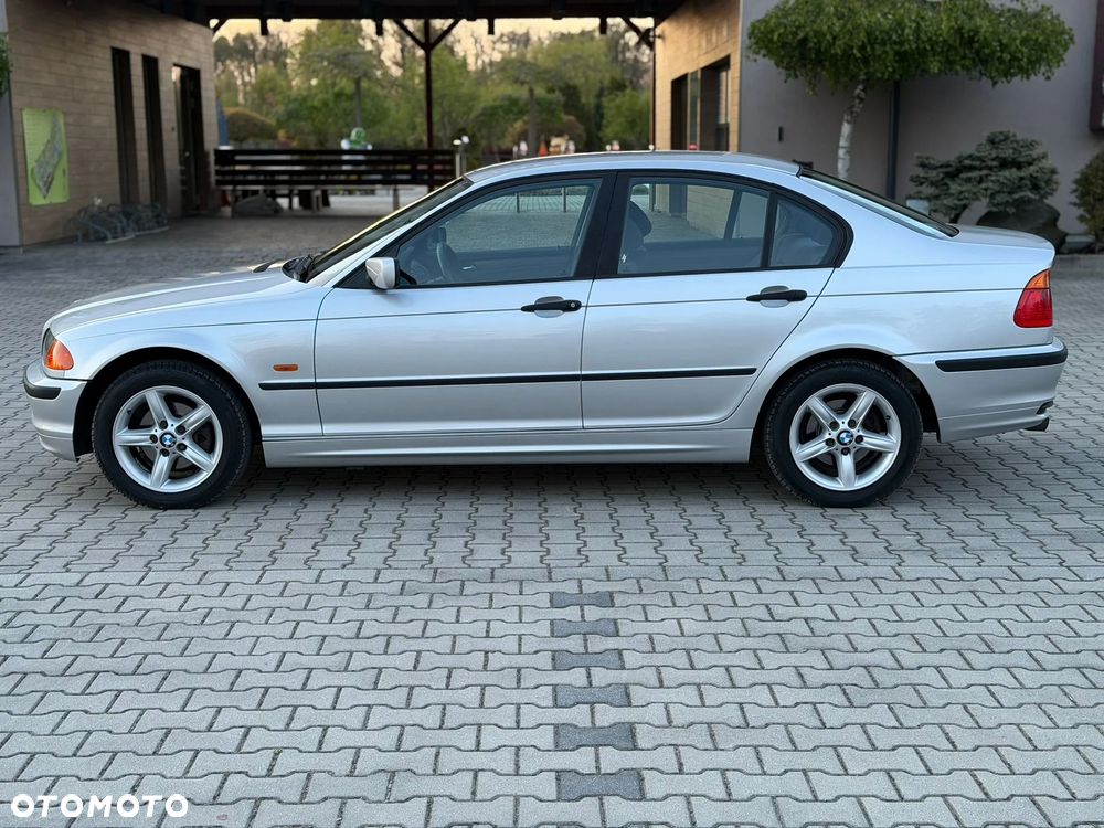 BMW Seria 3 318i - 2